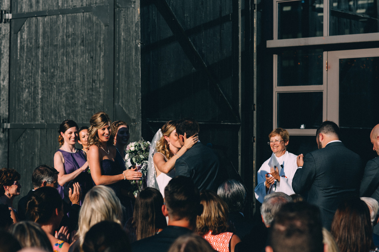 steam-whistle-brewery-wedding-photos-toronto-wedding-photography-by-sam-wong-of-artanis-collective_01038