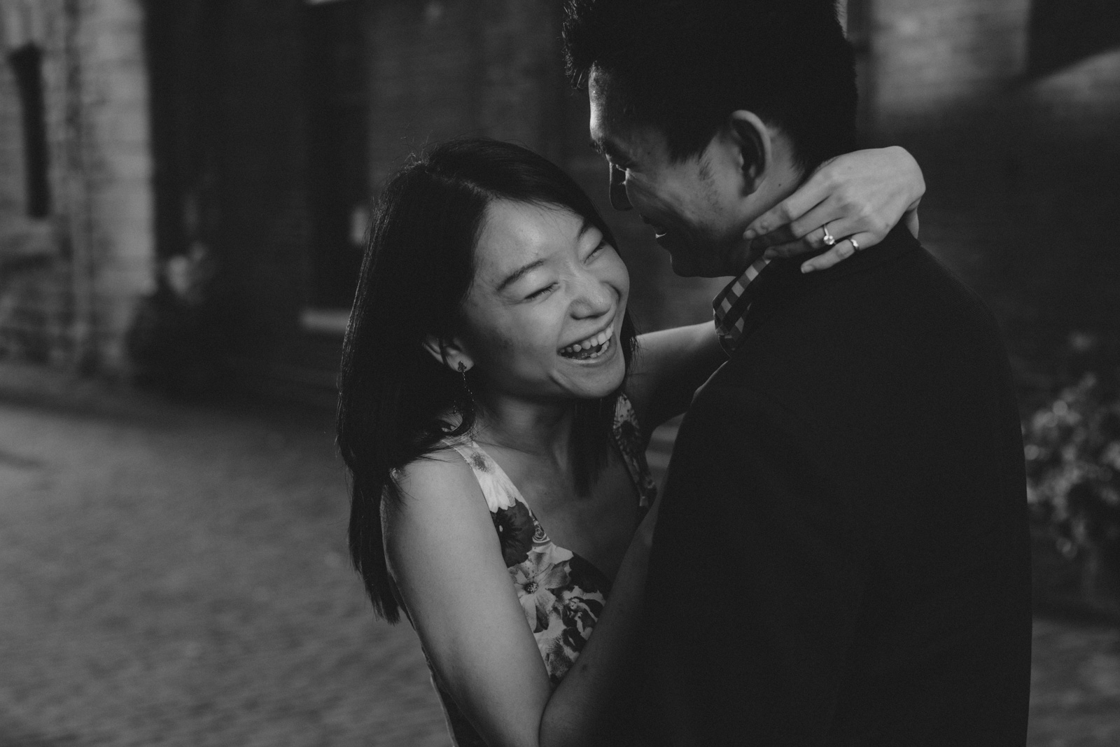 distillery-district-engagement-photos-toronto-wedding-photography-by-sam-wong-of-artanis-collective_017